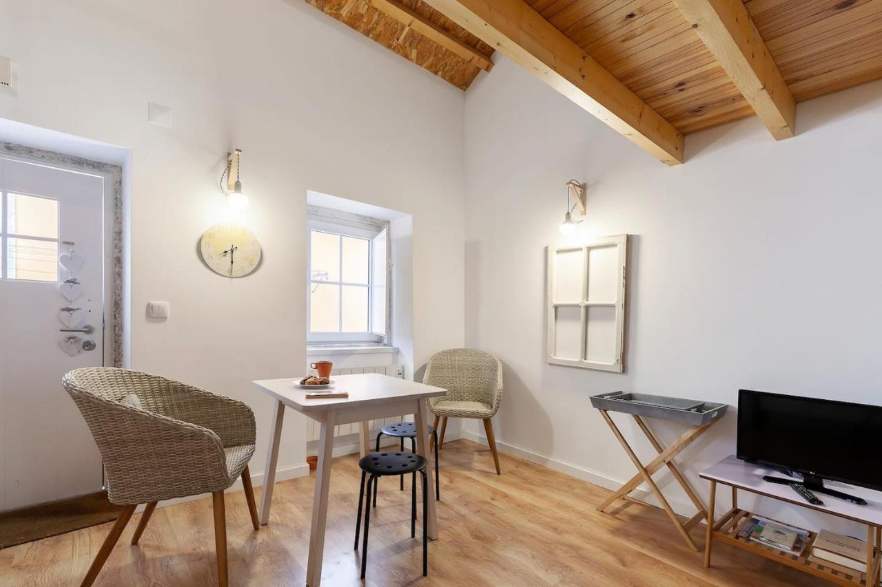 Classic Lisbon Homes: Bright & Central In Belem 외부 사진