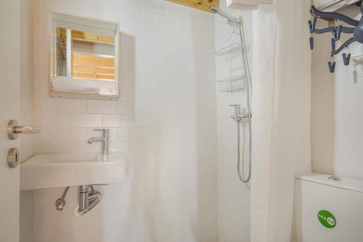 Classic Lisbon Homes: Bright & Central In Belem 외부 사진