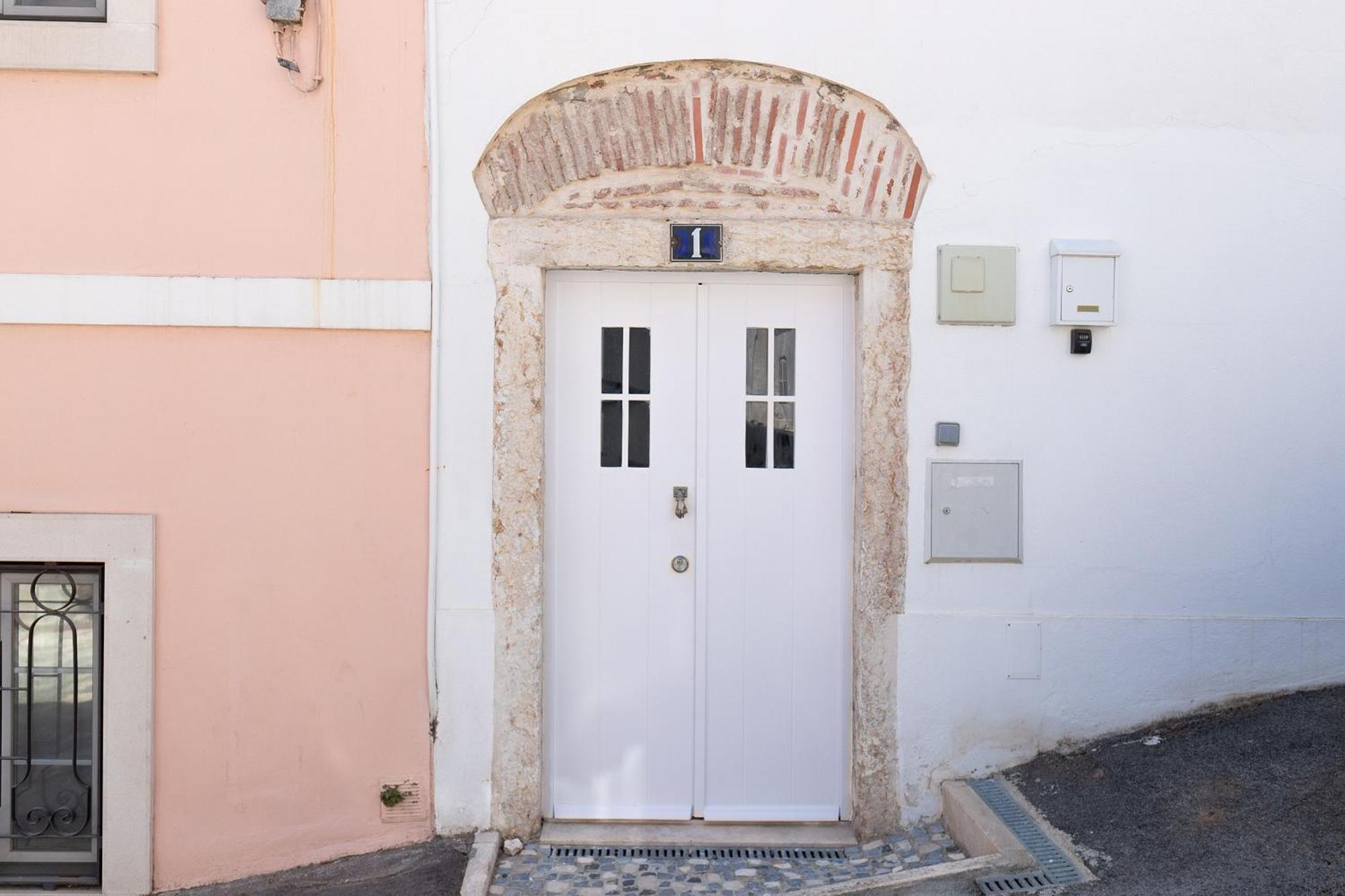 Classic Lisbon Homes: Bright & Central In Belem 외부 사진